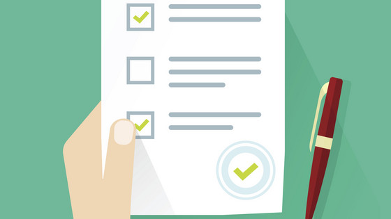 Illustration: Hand hält Papier mit Symbolhäkchen