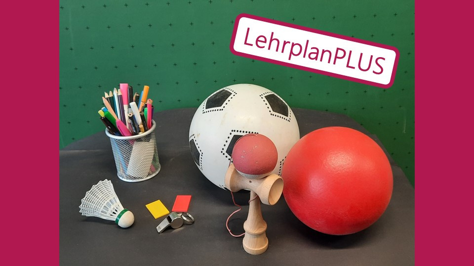Illustrierendes Bild für das Fach Sport mit dem Logo LehrplanPLUS