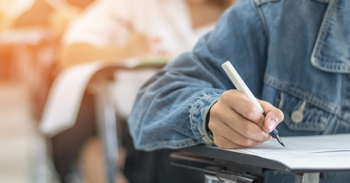 Illustrierende Prüfungsaufgaben für die Abiturprüfung im neunjährigen