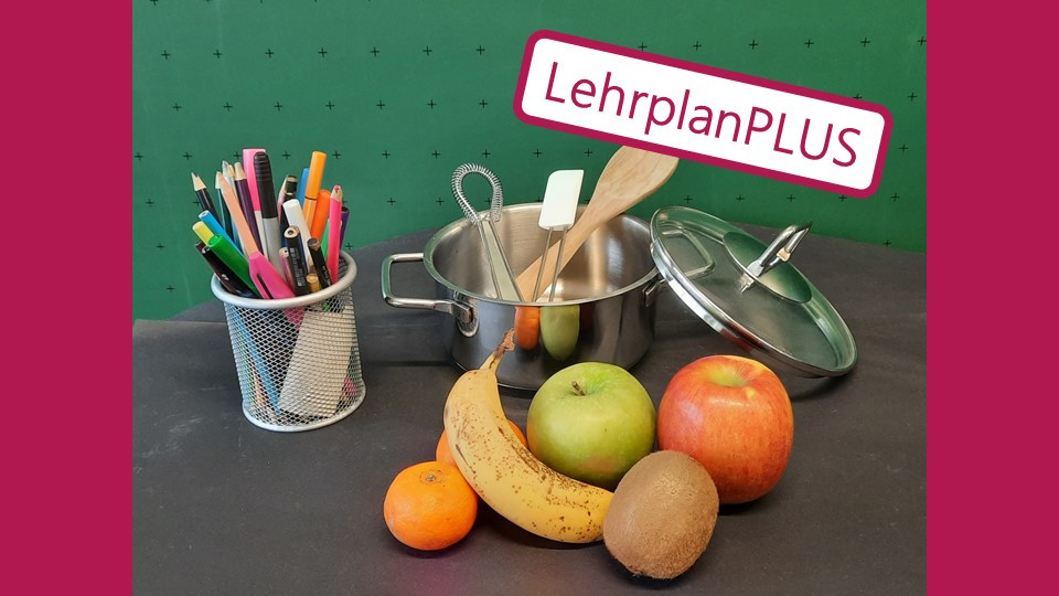 Illustrierendes Bild für das Fach Ernährung und Soziales mit dem Logo LehrplanPLUS